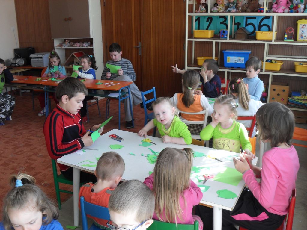 Fotogaléria Spoločná činnosť - Deň Zeme (6) Spoločná činnosť - Deň Zeme